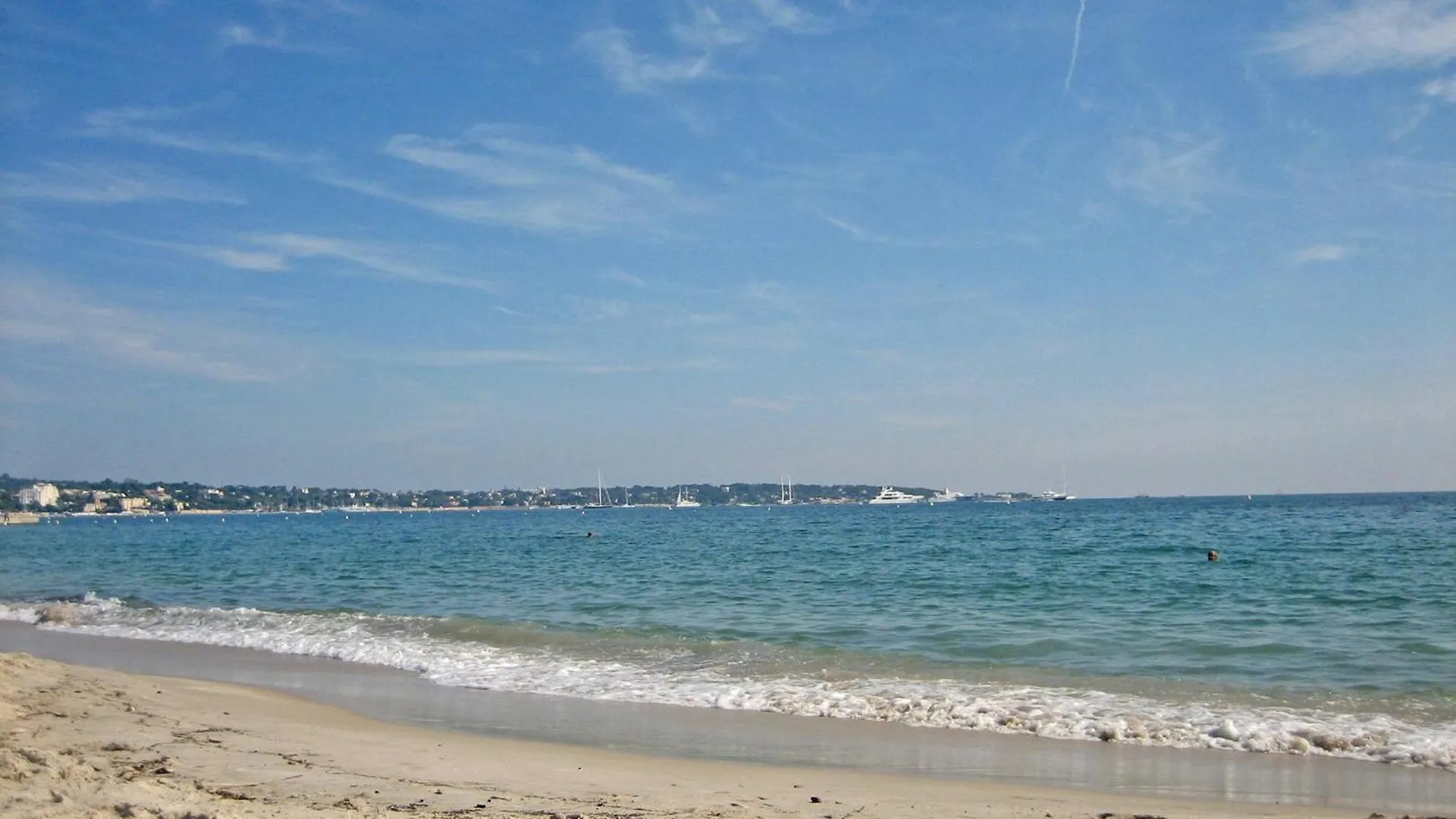 Golfe-Juan Port location